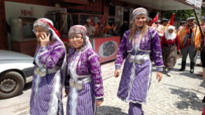 Nomad women in traditional dress